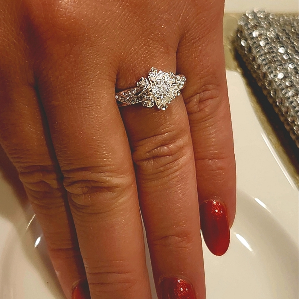 Sterling Silvery Ring.Moissanite stone1CT.Exquisite Fashion Birthstone Wedding